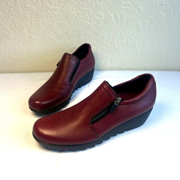 Munro Wedge Sz 7 Burgundy Leather Round Toe  Walking Slip On Side Zipper - Picture 1 of 8